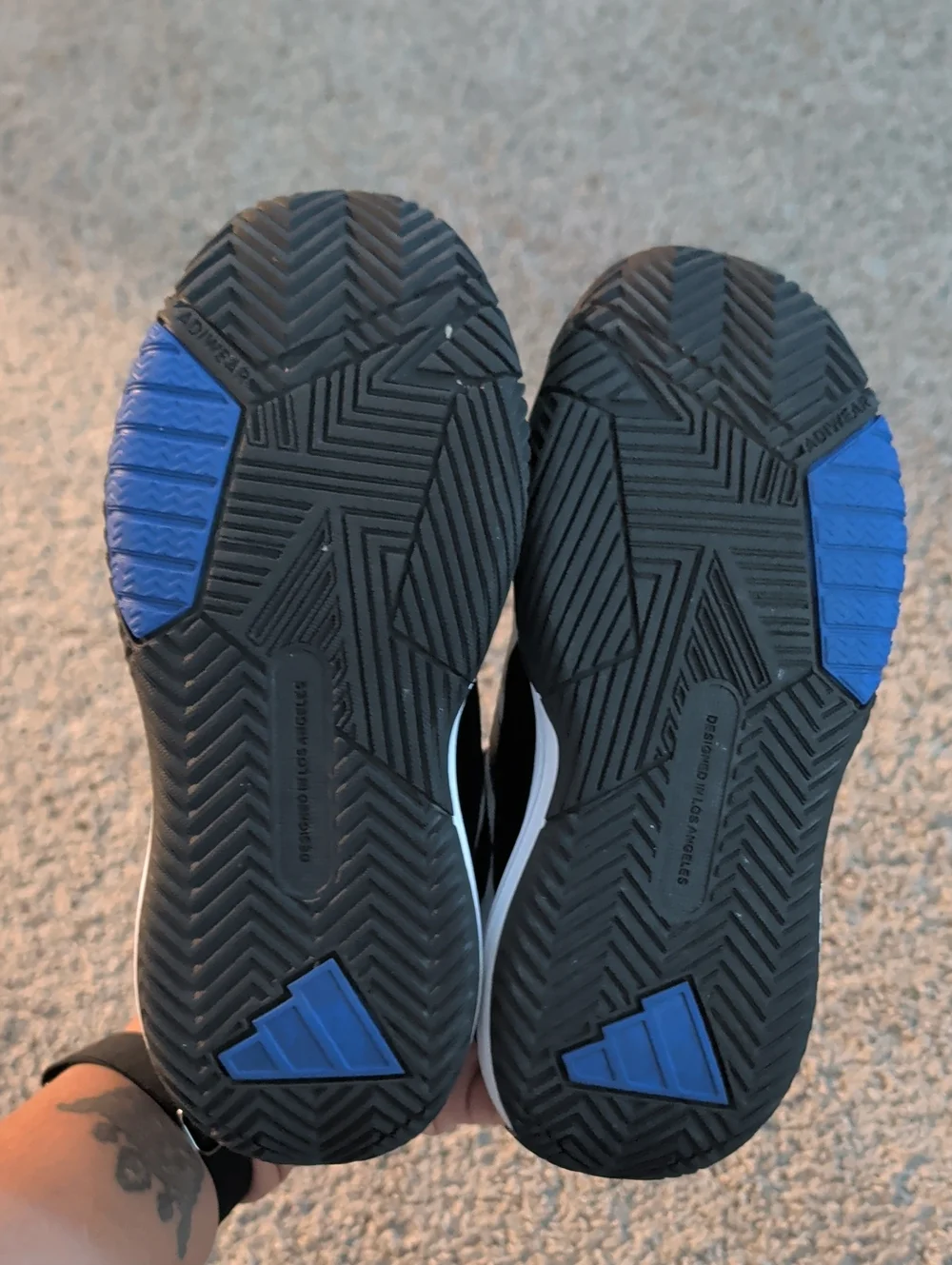 Adidas Boys White/Blue/Black Basketball Shoes Size 1